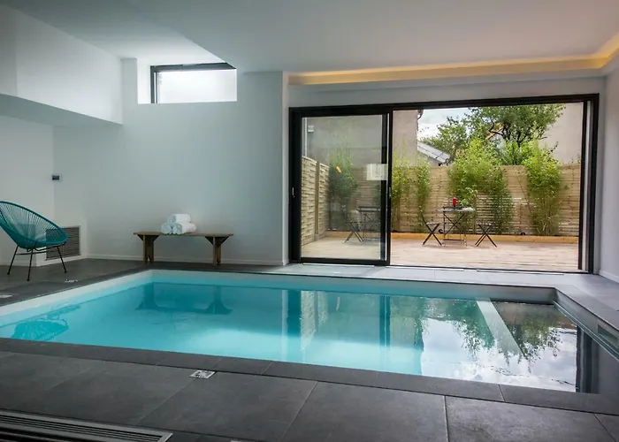 Pradelle Et Swimming Pool 2*